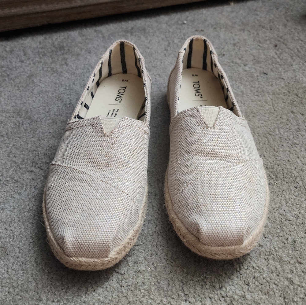 Toms size 8